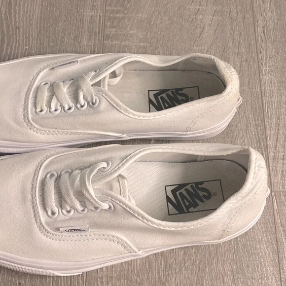 Vans - Picture 3 of 4